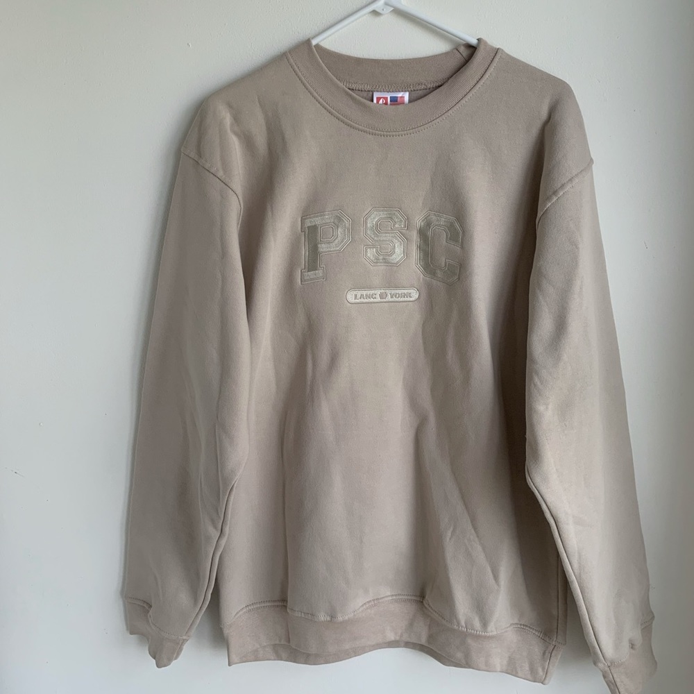 ✨SOLD✨NWOT Prince Street Cafe Lancaster York PA Beige Sweatshirt